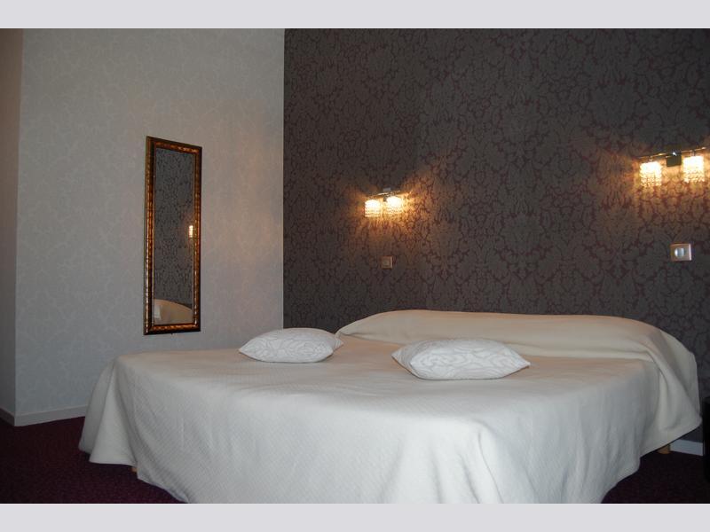 Hotel Restaurant Du Chateau De La Tour Beguey ภายนอก รูปภาพ