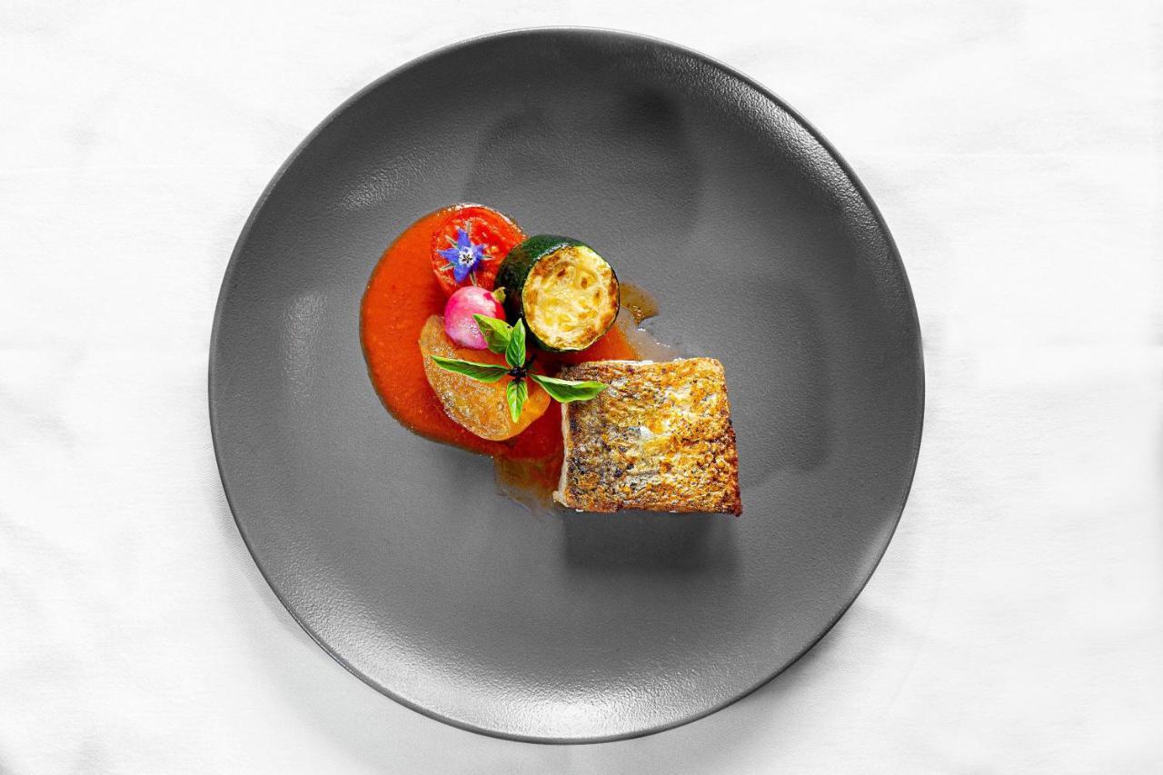 Hotel Restaurant Du Chateau De La Tour Beguey ภายนอก รูปภาพ