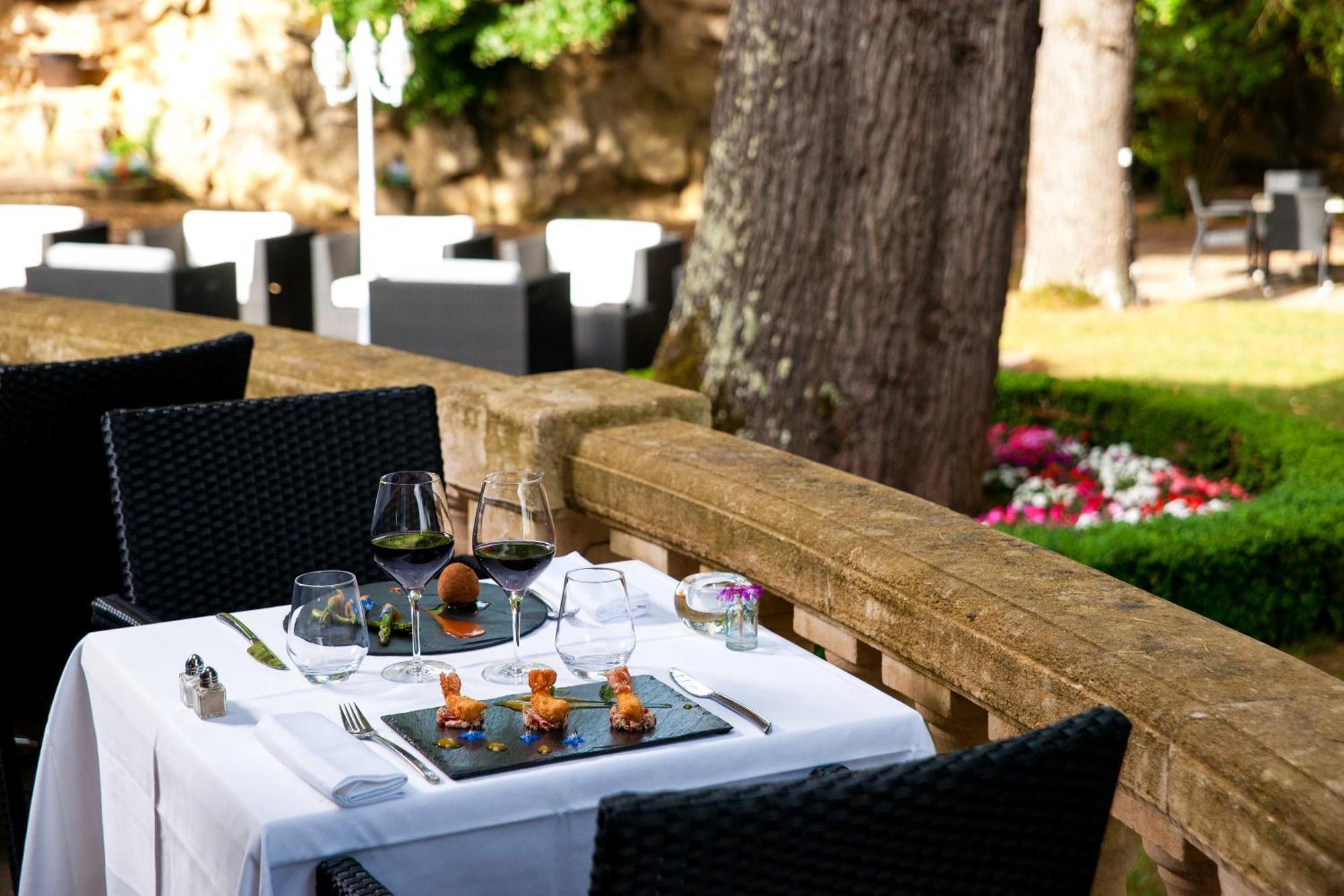Hotel Restaurant Du Chateau De La Tour Beguey ภายนอก รูปภาพ